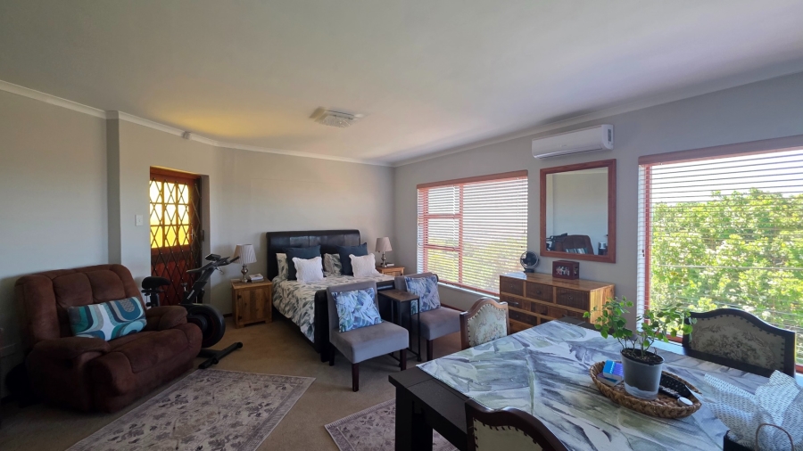 7 Bedroom Property for Sale in Vredenburg Western Cape